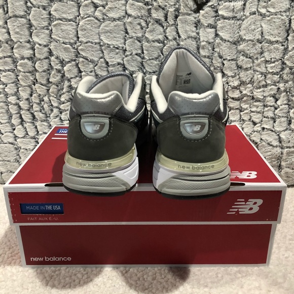 New Balance 990 'Silver Mink' Athletic Shoes - Picture 5 of 5